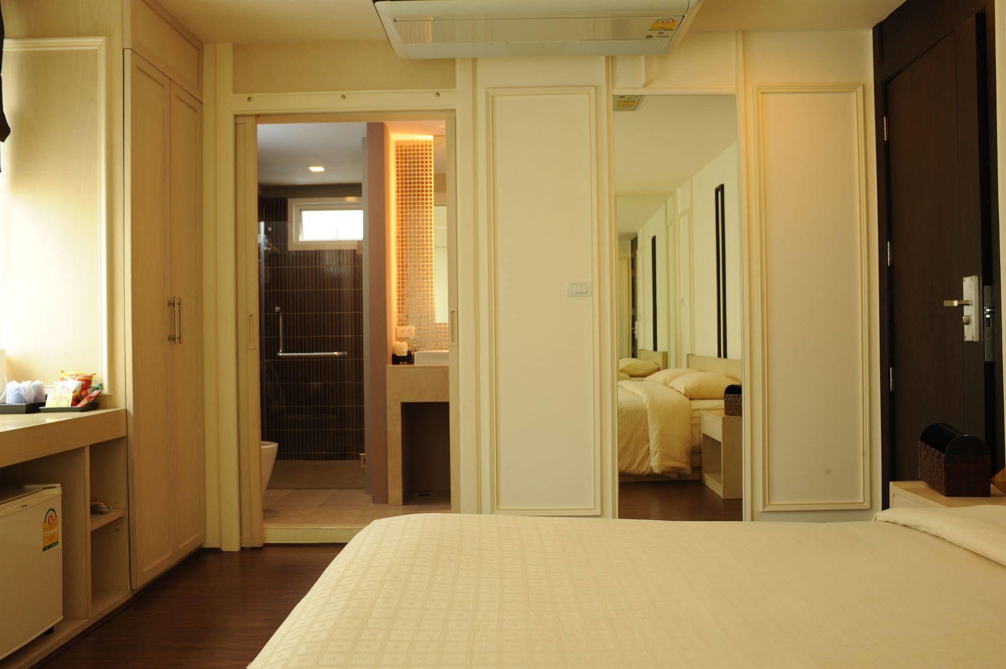 Bkk Home 24 Boutique Hotel Bangkok Exterior photo